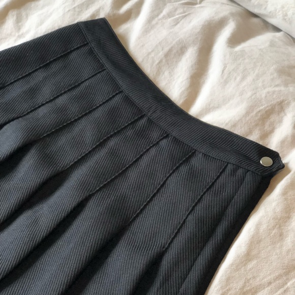 Super Cute Never Worn With Tags Black H&M Pleated School/Tennis Skirt - Picture 1 of 5